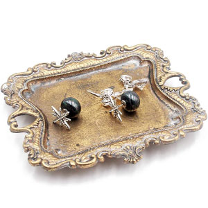 Platillo dorado para joyas o bisutería, de metal estilo vintage.