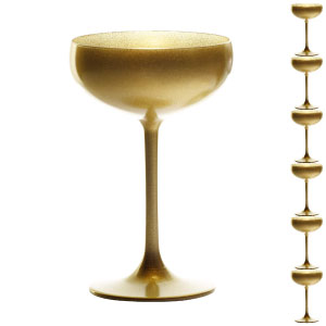 Copas doradas de cristal para champagne o cócteles.