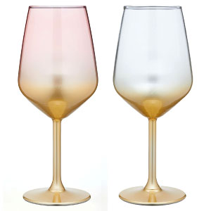 Copa dorada de cristal traslucido o rosa.