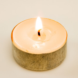 Velas de té doradas en venta online.